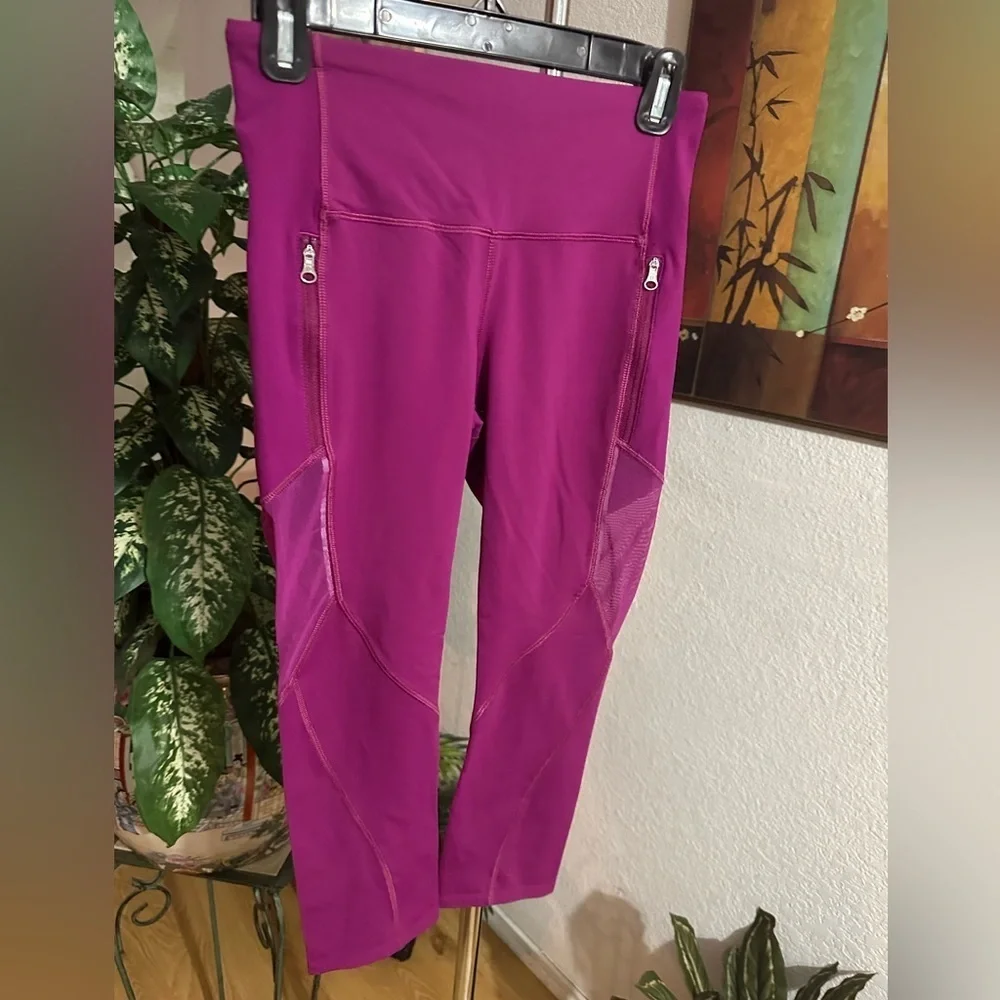 Lululemon leggings size 4